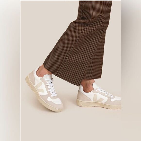 Veja V-10 B-MESH WHITE NATURAL PIERRE 37/6. New - Picture 10 of 17